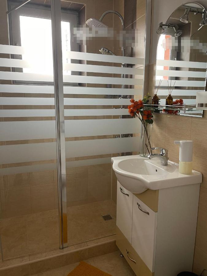 Guest House-Straja Lupeni Lupeni  Ngoại thất bức ảnh